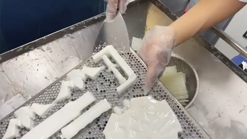 What are the Downsides of SLA 3D Printing? remove support