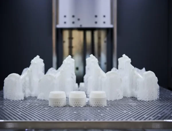 what are the advantages of SLA 3D printing compared to other 3D printing methods